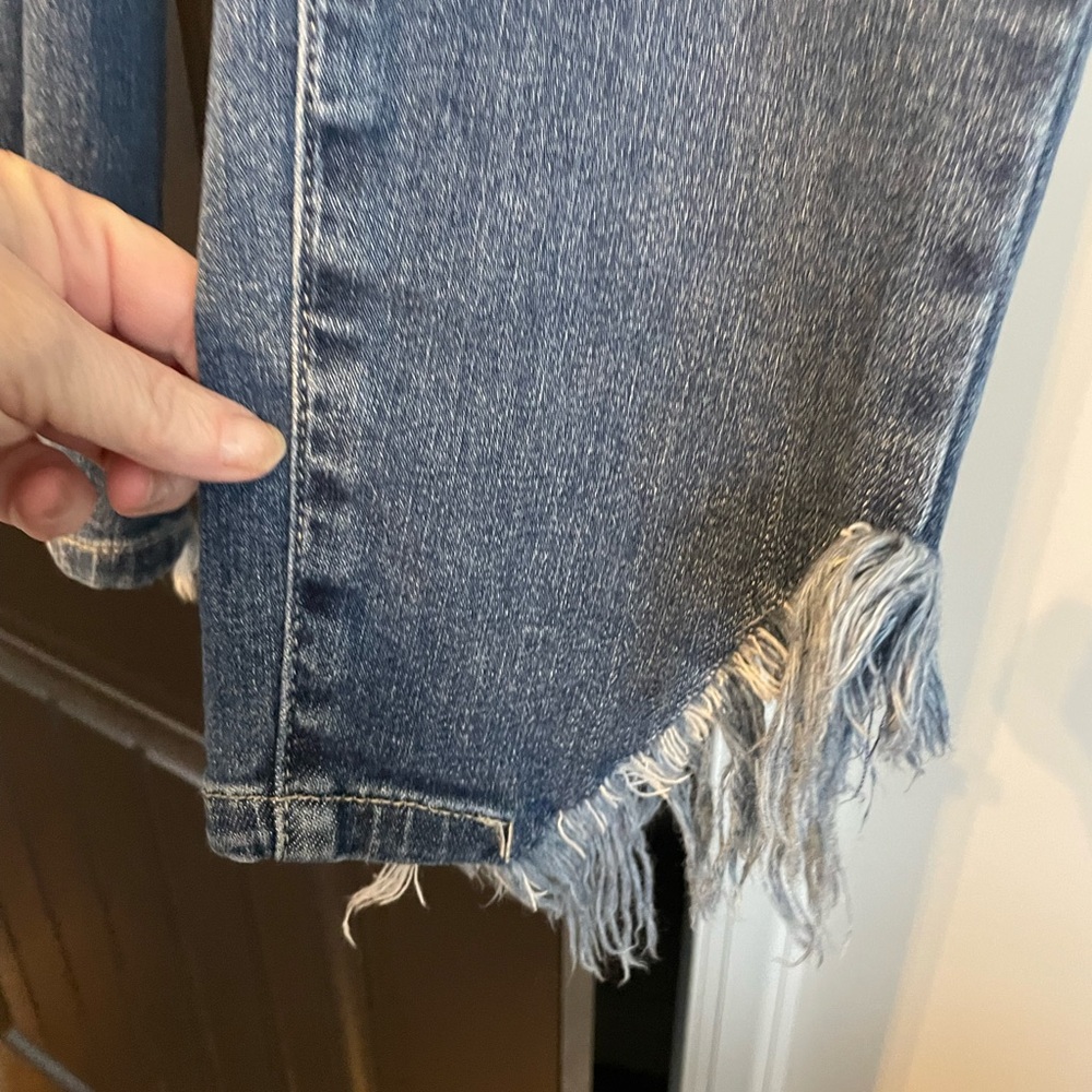 Distressed Judy Blue Jean. Skinny Fit. Size 13/31.